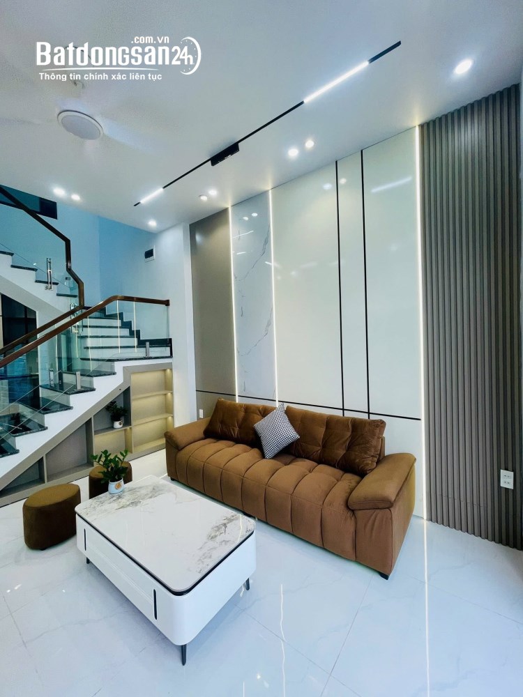 Nhà Nguyễn Lương Bằng, Hải Dương 46m², full nội thất, sổ hồng, giá 2,68 tỷ.