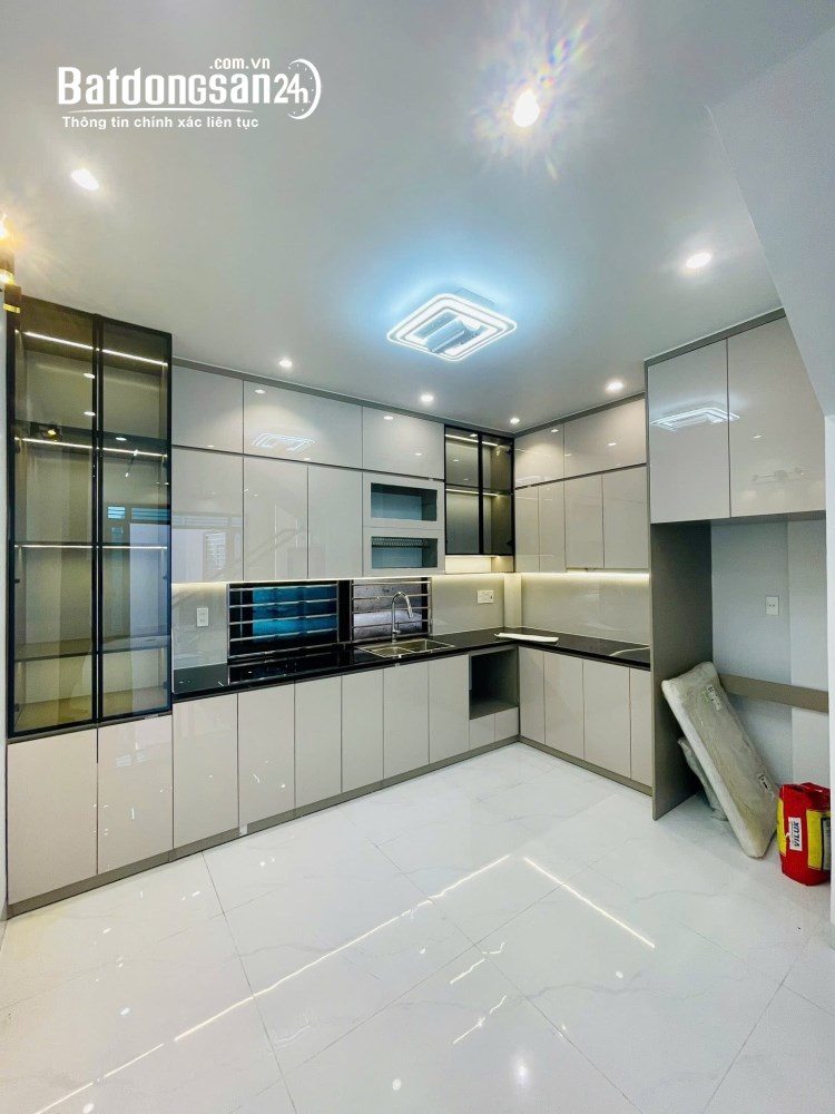 Nhà Nguyễn Lương Bằng, Hải Dương 46m², full nội thất, sổ hồng, giá 2,68 tỷ.