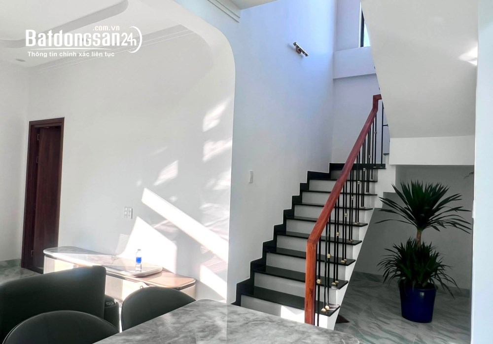 Biệt thự Trung tâm Đông Thanh, Lâm Đồng, 140m² full thổ cư, 1 trệt 1 lầu, full nội thất, gần Đà Lạt.