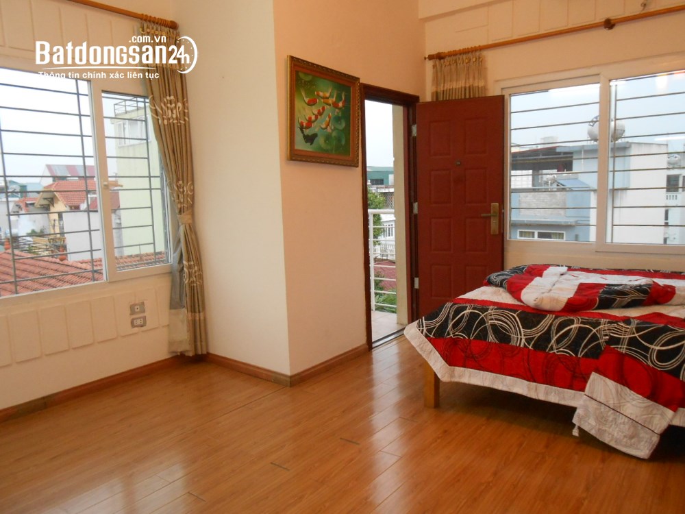  Cho thuê căn hộ gần Hồ Tây, 2 phòng ngủ, full nội thất, view hồ thoáng, giá tốt.