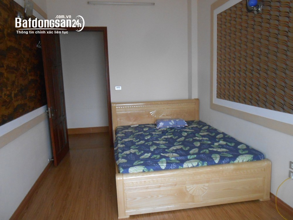  Cho thuê căn hộ gần Hồ Tây, 2 phòng ngủ, full nội thất, view hồ thoáng, giá tốt.