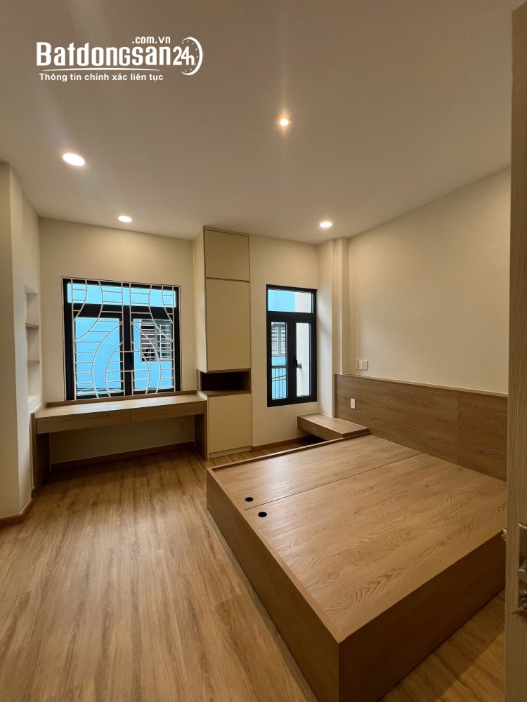 Nhà Quận 11, DT 27m², tặng nội thất cao cấp, sổ hồng riêng, chỉ 5.68 tỷ.