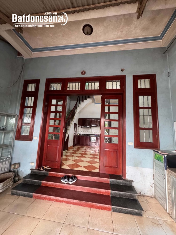 Cho thuê nhà nguyên căn 4 tầng 40m2 đường vỉa hè 11m Trâu Quỳ, Gia Lâm kinh doanh tốt.