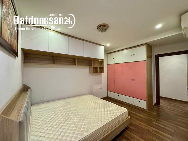 Bán gấp căn hộ 2 phòng ngủ Ngoại Giao Đoàn, giá 7,5 tỷ, sổ đỏ lâu dài, bao sang tên.