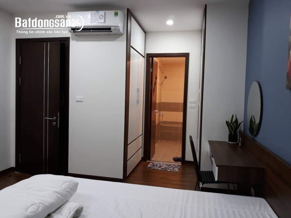 Bán gấp căn hộ Phạm Văn Đồng, Hà Nội, 83m², sổ đỏ, giá 8 tỷ thương lượng.