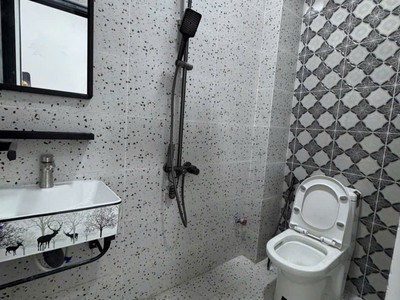 Hồ Văn Cống, Phường Bình Dương, 120m², nhà 1 trệt 1 lầu 1 sân thượng, 3 phòng ngủ, giá chỉ 2 tỷ.