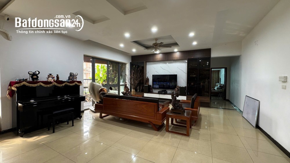 Căn góc CT5C Văn Khê, Hà Đông, 166m², 3PN, 2 ban công Nam, full nội thất, giá 7,8 tỷ.