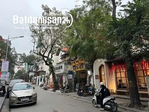 Bán nhà mặt tiền Phố Bà Triệu, Phường Cửa Nam (Q Hoàn Kiếm cũ), TP Hà Nội.