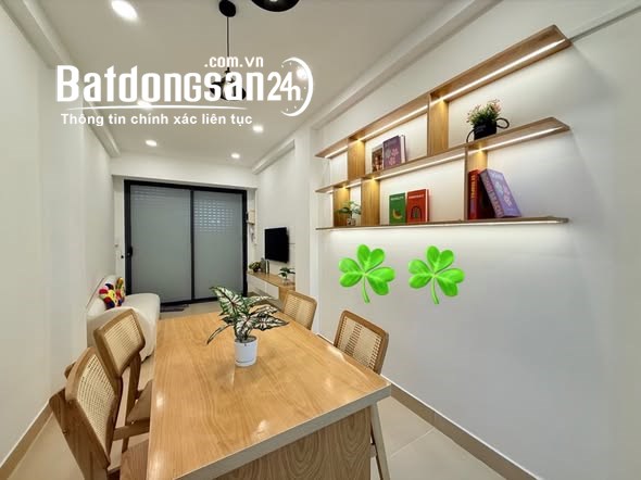 Nhà 2 mặt tiền hẻm ô tô đường 3 Tháng 2, Quận 10, 2PN, 3WC, 6,15 tỷ.