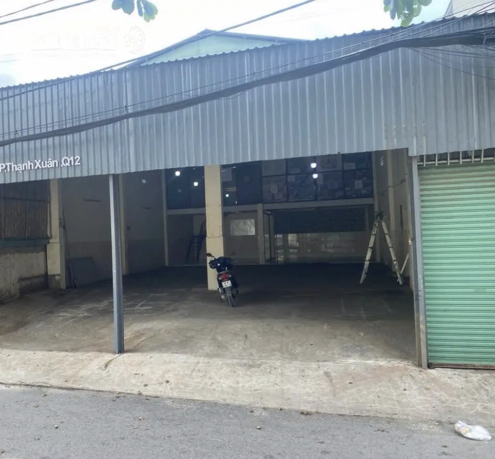 Cho thuê kho xưởng Thạnh Xuân, TP HCM, 300m², gần PiCity, đường tải 10 tấn, 23 triệu/tháng.