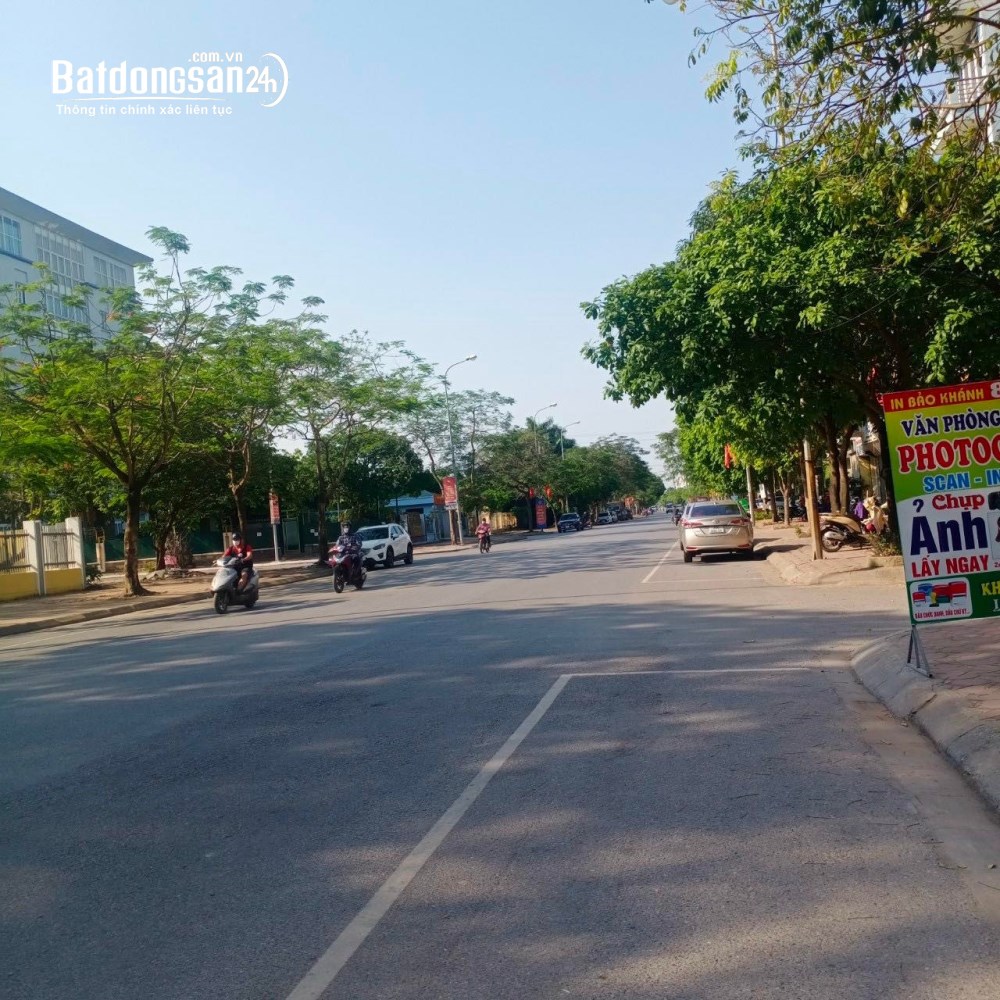 Bán đất tái định cư Trâu Quỳ Gia Lâm, 80m2 đường 17m sẵn nhà cho thuê giá chỉ 156tr/m2.