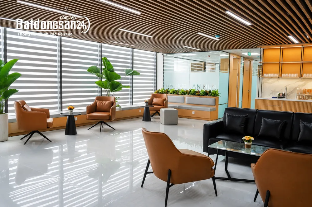 Cho thuê văn phòng Rox Tower 136 Hồ Tùng Mậu, Phú Diễn gần 800m², full tiện ích, ưu đãi 20%.