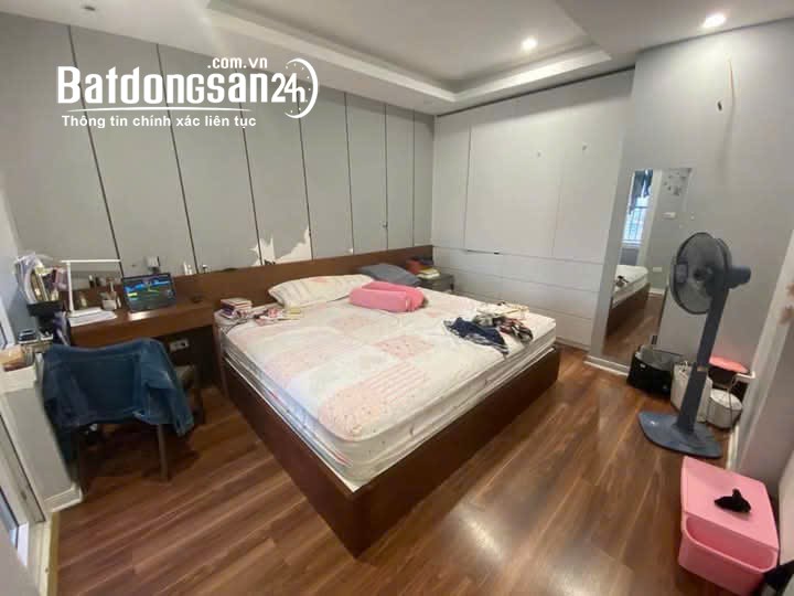 Bán gấp căn hộ 789 Ngoại Giao Đoàn, 74m², 2PN, 2 ban công, nội thất cơ bản, giá 7,5 tỷ.