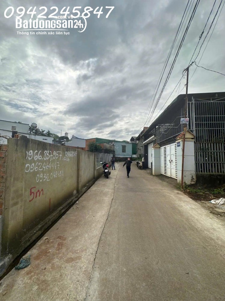 Đất hẻm ô tô thông Nguyễn Công Trứ, P. Buôn Ma Thuột, Đắk Lắk, 100m² nở hậu, giảm còn 2,55 tỷ.