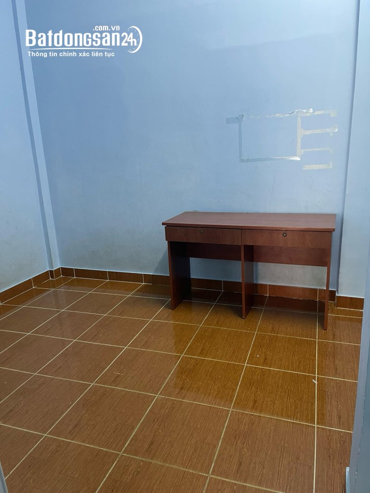 Nhà mặt tiền Cửu Long, Quận 10, 23m², đang cho thuê 15 triệu/tháng, giá 8,6 tỷ.