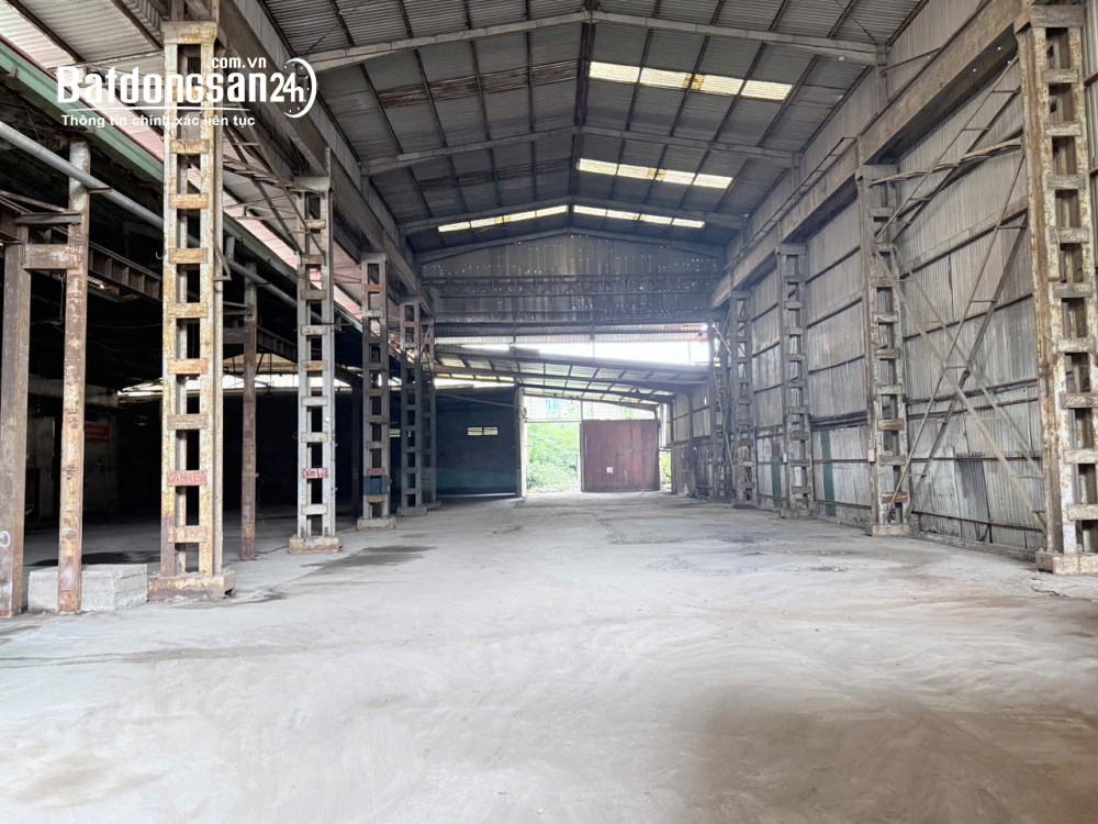 Cho thuê kho xưởng 1.300m² – Đức Giang, Hà Nội, giá 100 triệu/tháng.