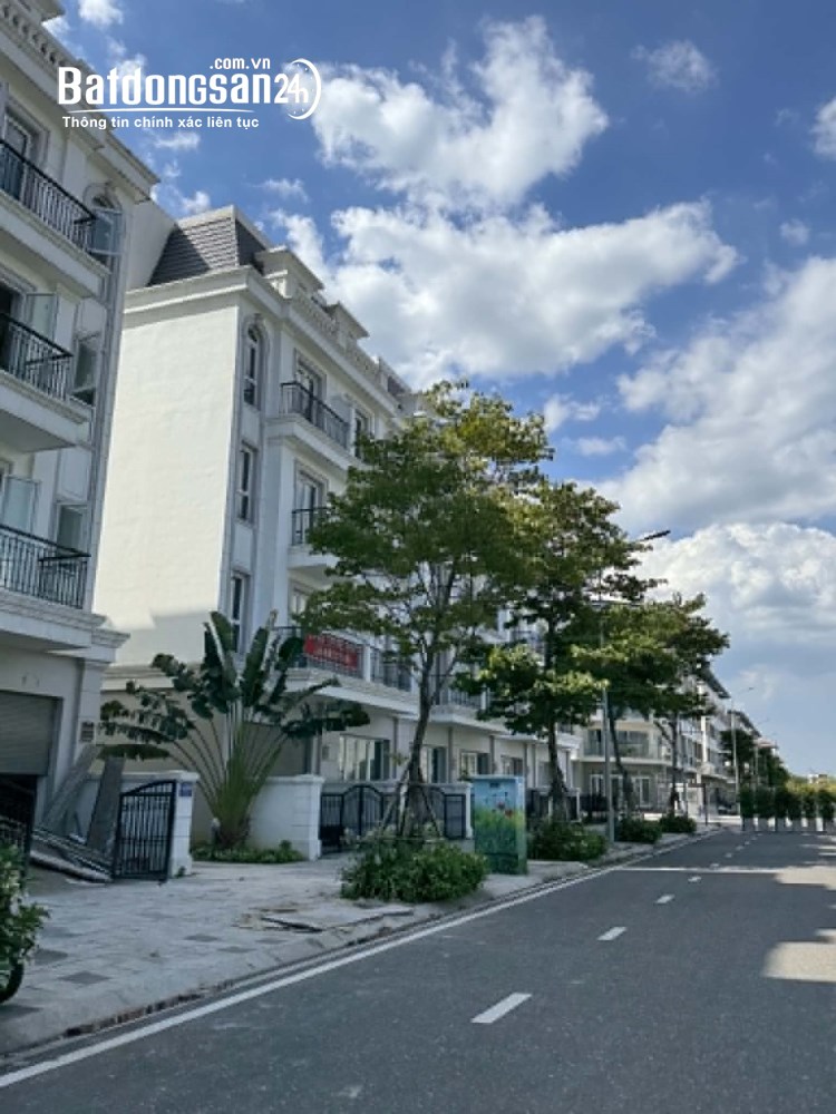 Đặng Xá, Gia Lâm, Hà Nội 132m², mặt tiền 6m, 3 tầng 1 tum, full nội thất, view vườn hoa, giá 22 tr/