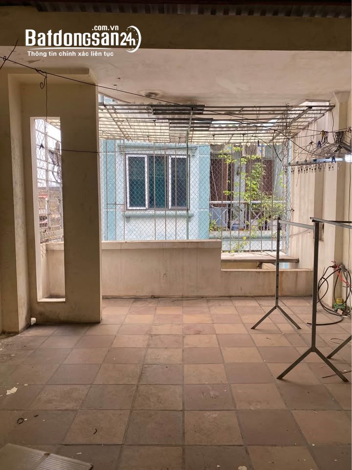 Bán nhà phố Láng Hạ, 40m², 4 tầng, vị trí trung tâm, giá 16,8 tỷ.