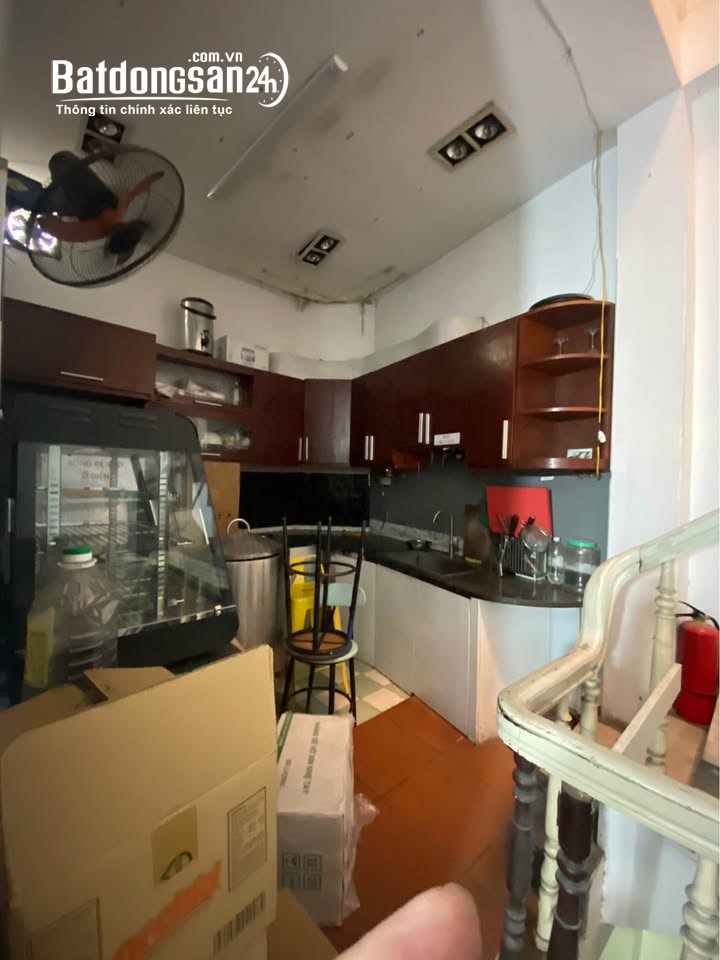  Bán nhà mặt tiền P. Bạch Mai, Hai Bà Trưng 42m², mặt tiền 7,5m, lô góc, 5 tầng, 25,5 tỷ.