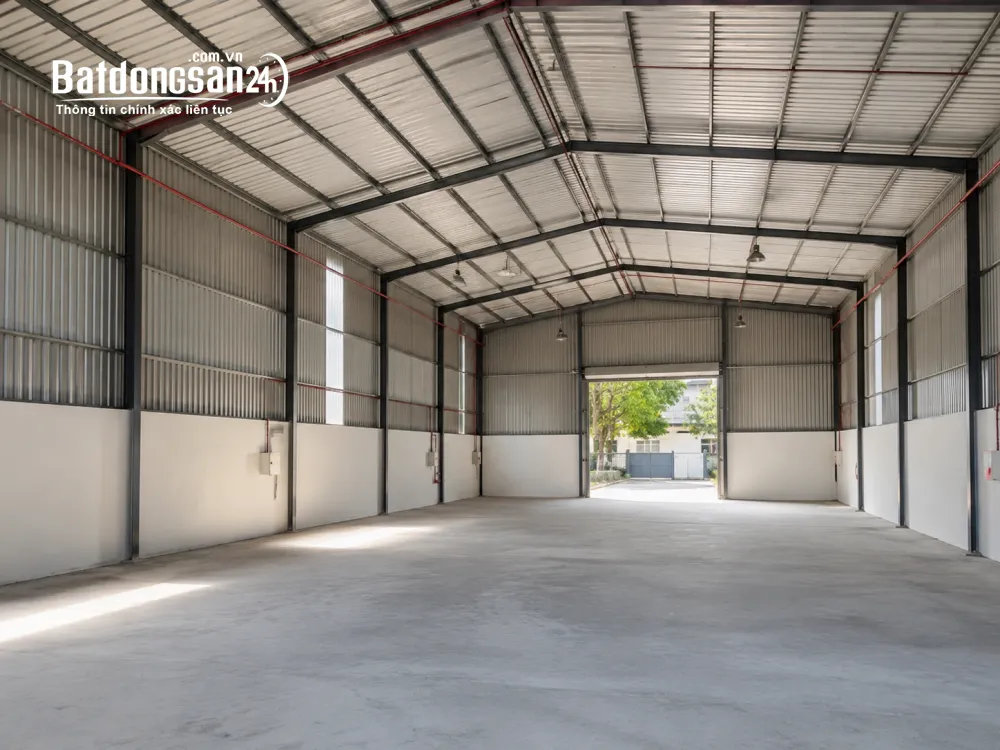 Kho 420m² có điện 3 pha, xe tải ra vào thuận tiện, thuê 20 triệu/th, P. Hòa Khánh (Q Liên Chiểu cũ).
