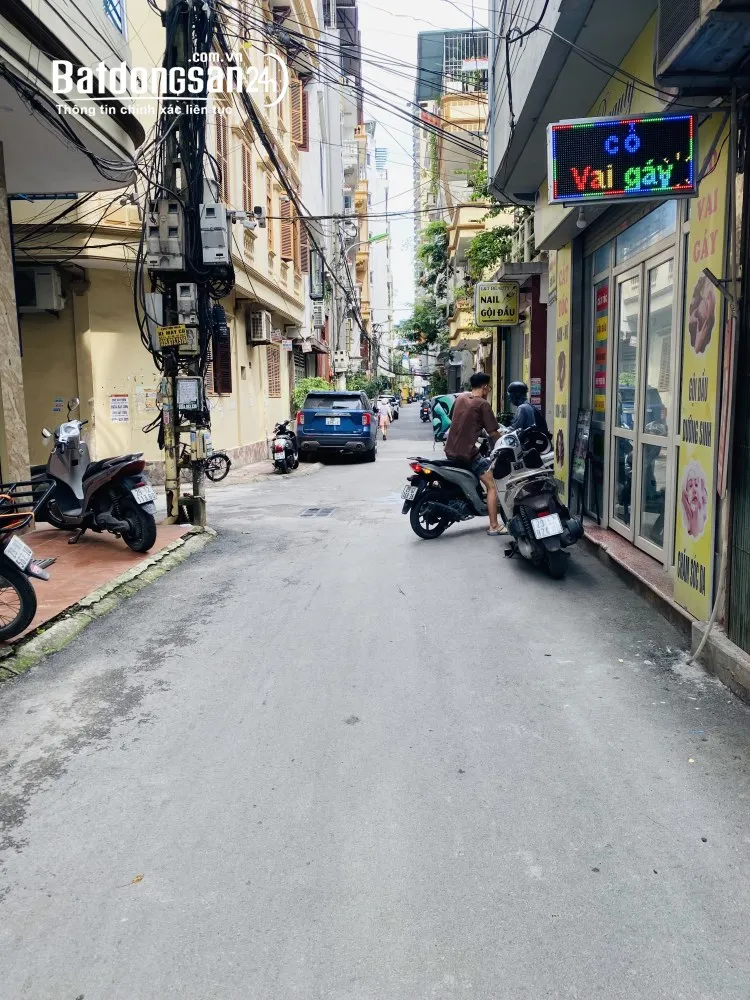 Bán nhà cấp 4 Vũ Ngọc Phan, trung tâm Đống Đa 78m², ô tô 7 chỗ đỗ cửa, giá 22,6 tỷ.