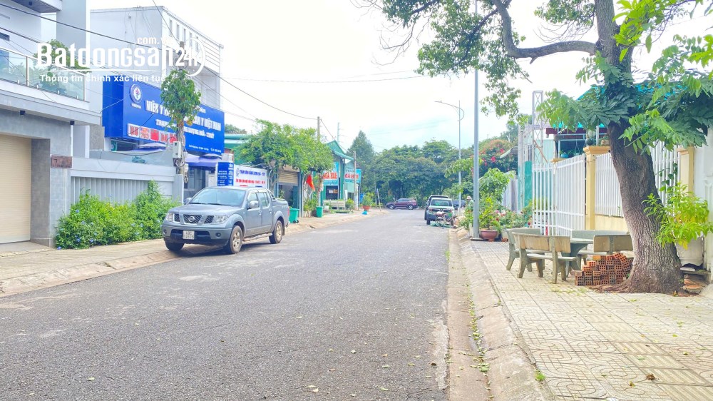 Nhà mặt tiền đường nhựa trung tâm Đức Trọng, Lâm Đồng 240m², full thổ cư, giá hợp lý.
