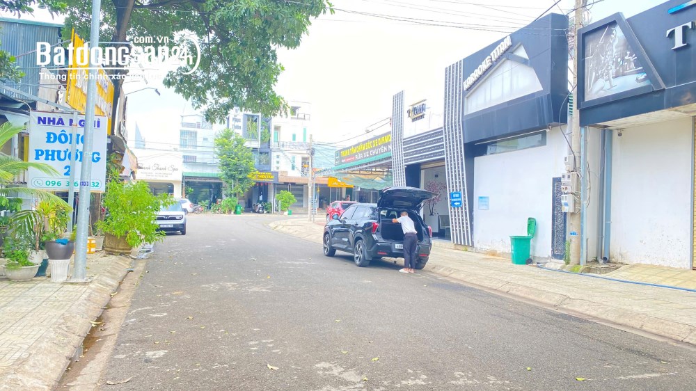 Nhà mặt tiền đường nhựa trung tâm Đức Trọng, Lâm Đồng 240m², full thổ cư, giá hợp lý.