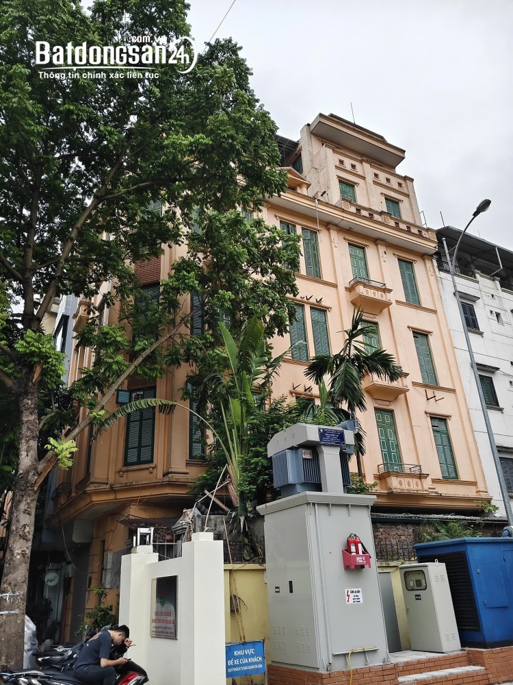 Cho thuê tòa nhà 63 Phạm Thận Duật, Cầu Giấy 150m², 5 tầng, thang máy, giá 45 triệu/tháng.