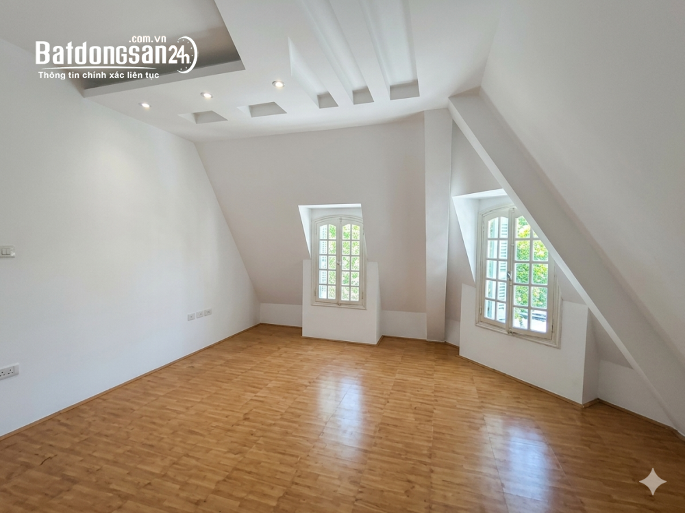 Cho thuê tòa nhà 63 Phạm Thận Duật, Cầu Giấy 150m², 5 tầng, thang máy, giá 45 triệu/tháng.