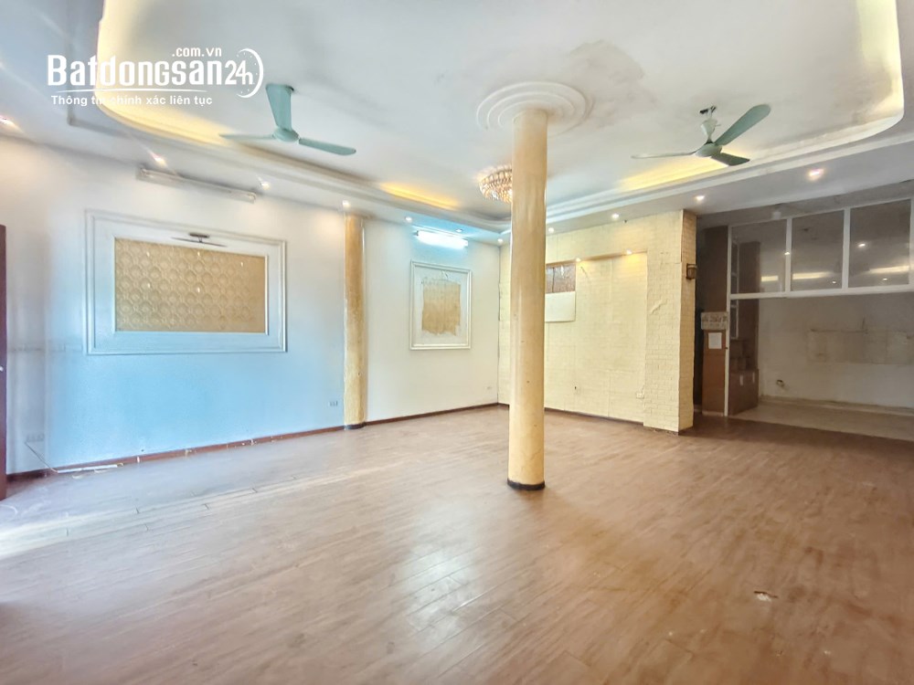 Cho thuê tòa nhà 63 Phạm Thận Duật, Cầu Giấy 150m², 5 tầng, thang máy, giá 45 triệu/tháng.