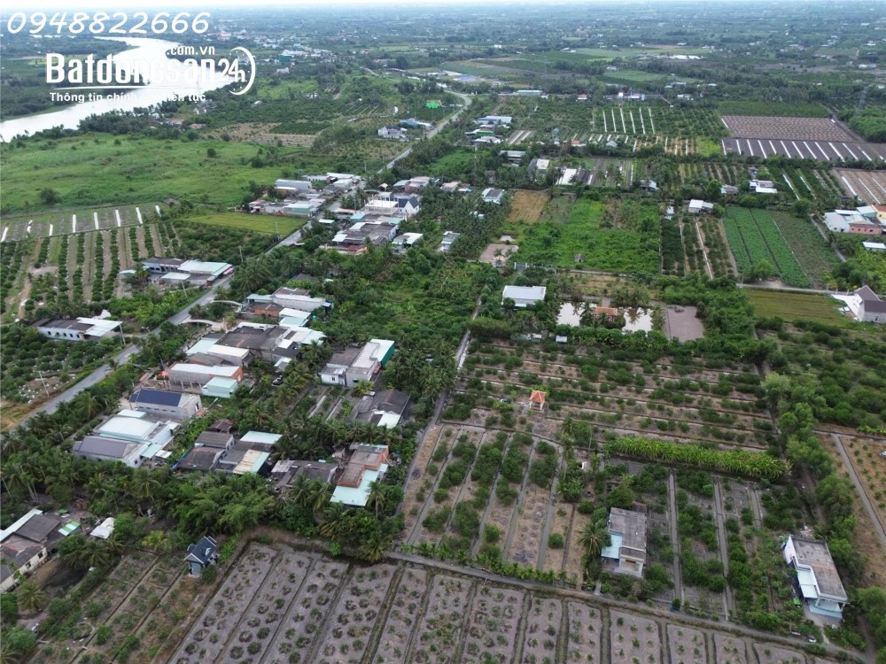Siêu phẩm - Bán đất thổ cư siêu đẹp tại Ấp 5 Thạnh Hoà, Bến Lức, DT 195m2, giá 750 triệu.