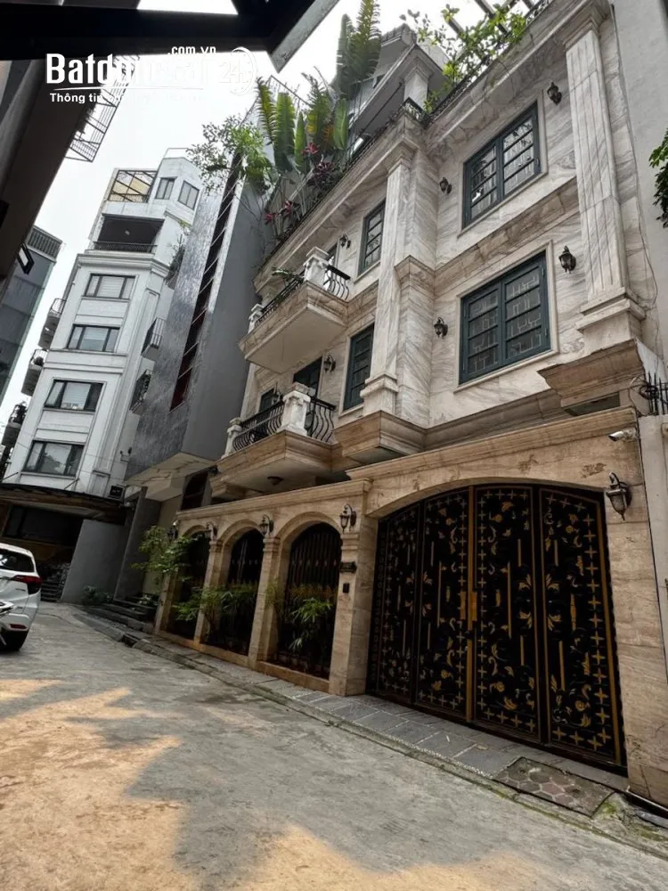 Biệt thự Hồ Tây, Nguyễn Đình Thi 95m², mặt tiền 10m, gara ô tô, giá 79 tỉ.